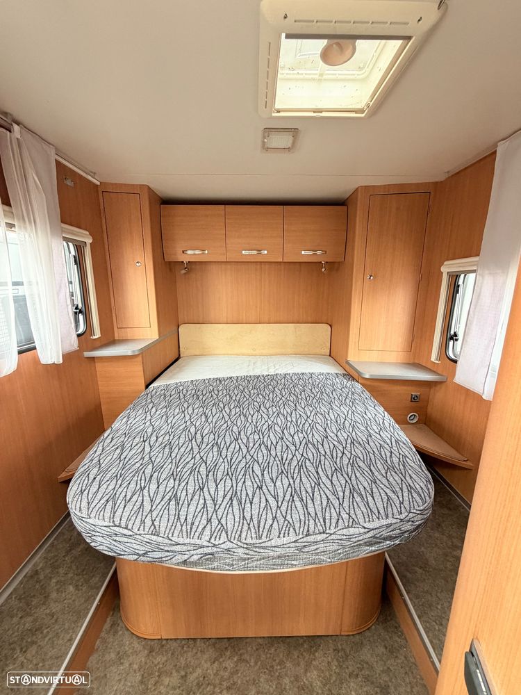 Challenger Genesis Genesis 40 cama central + cama elevatória. 73000km / Oferta scooter - 2