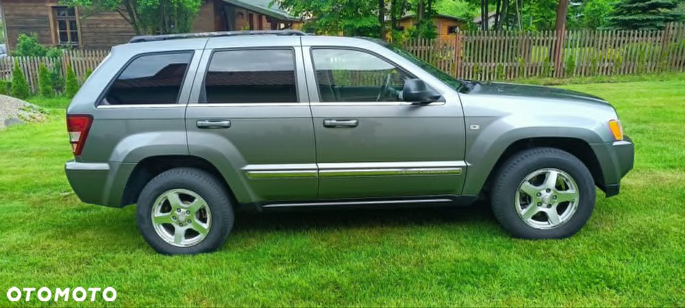 Jeep Grand Cherokee - 12