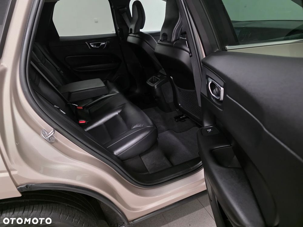 Volvo XC 60 B4 D Geartronic Inscription - 31
