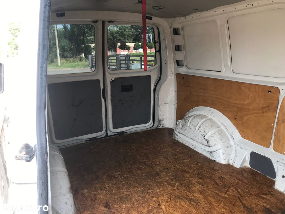 Volkswagen Transporter - 18