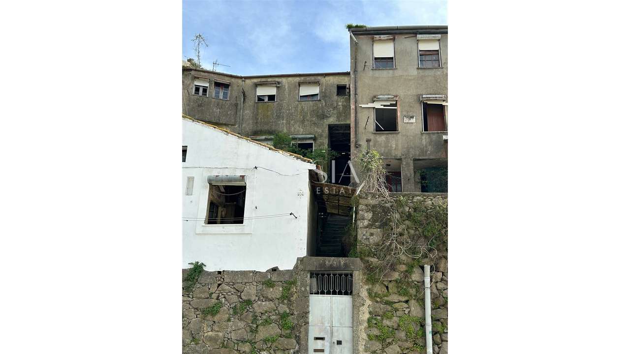Moradia para Reabilitar no Centro do Porto - Grande imagem: 2/4