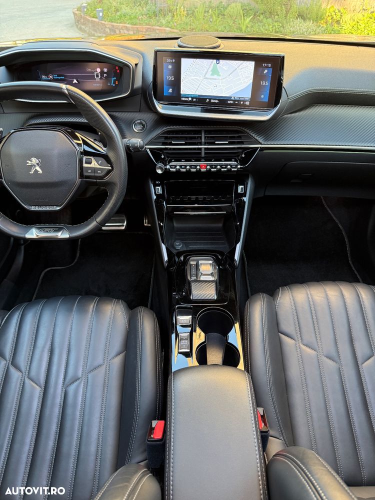 Peugeot 2008 PureTech 155 EAT8 GT - 8