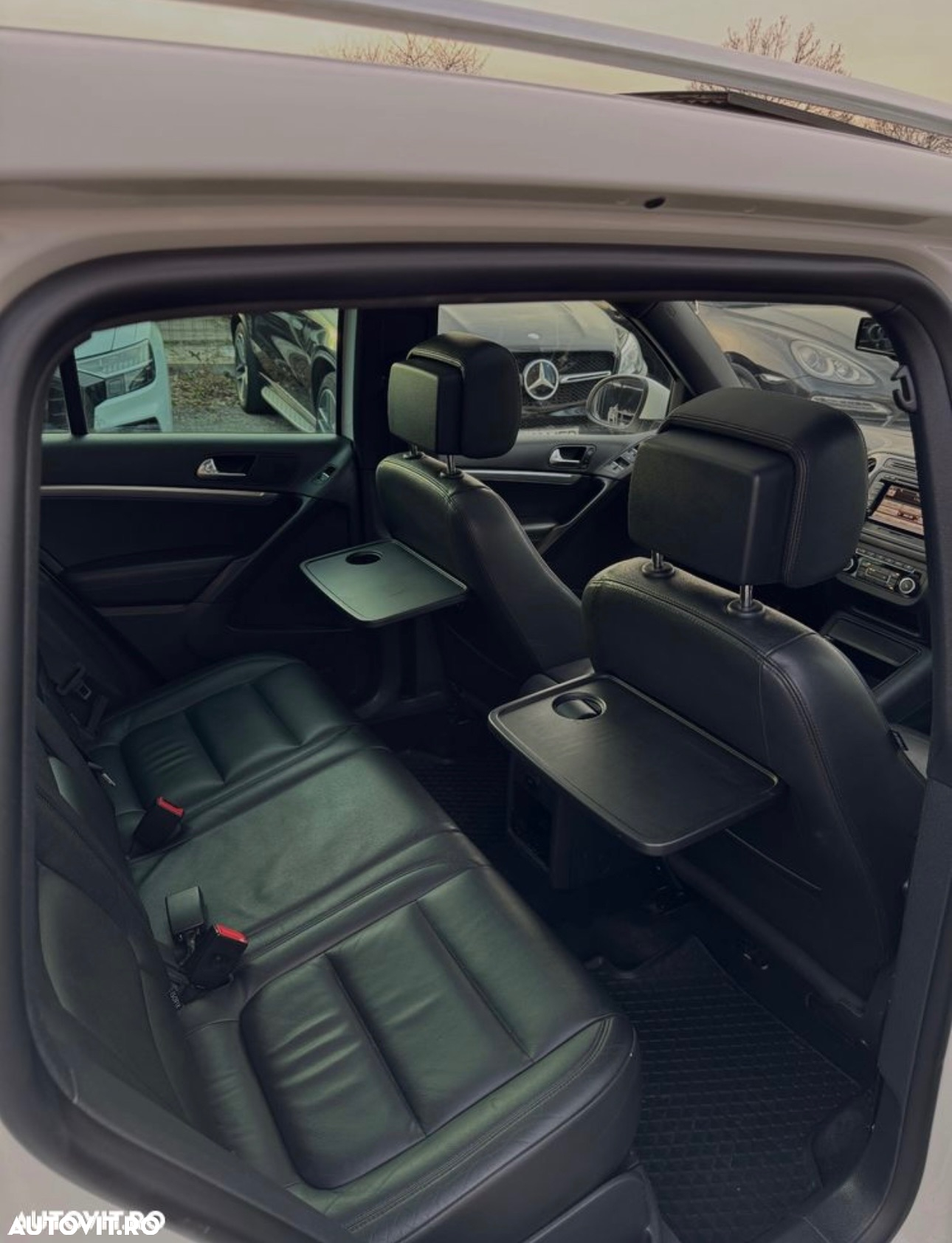 Volkswagen Tiguan 2.0 TDI 4Motion DSG Sport & Style - 9