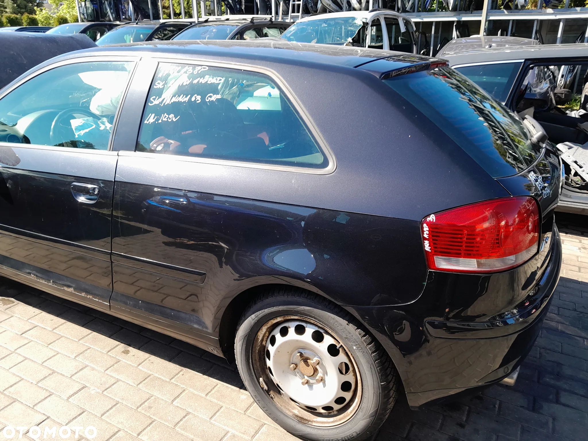 AUDI A3 8P BŁOTNIK LEWY TYLNY LEWY TYŁ ĆWIARA ĆWIARTKA KOLOR: LZ9W - 1