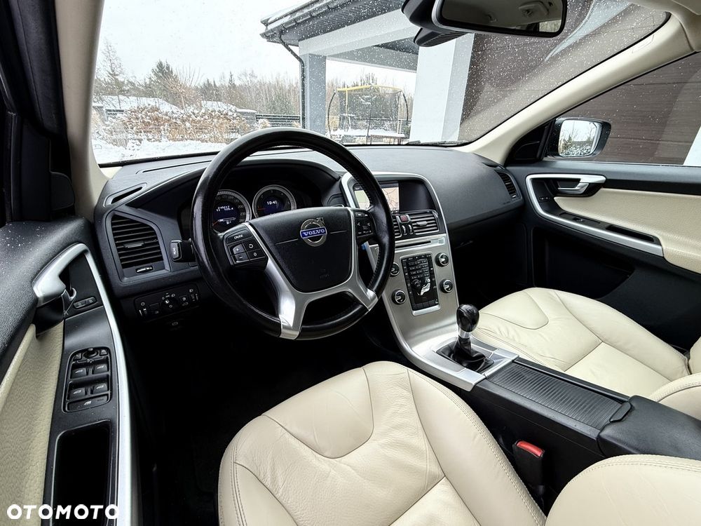 Volvo XC 60 DRIVe Momentum - 16