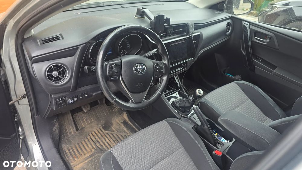Toyota Auris 1.6 Selection - 6