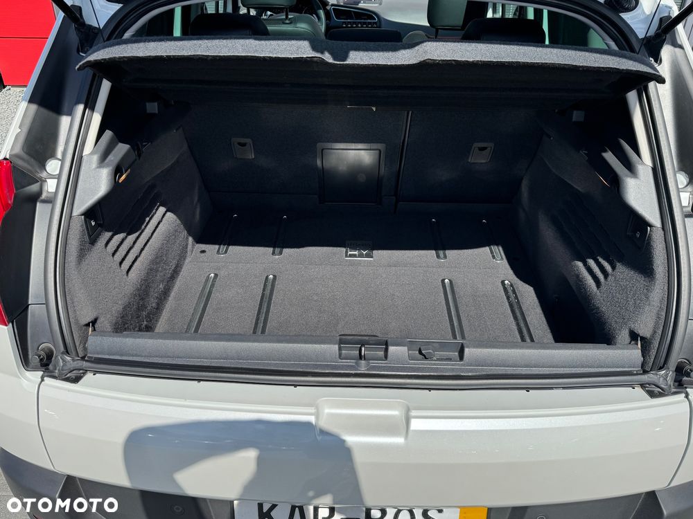 Peugeot 3008 Hybrid4 - 8