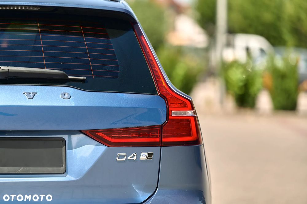 Volvo V60 D4 AWD Geartronic R-Design - 25