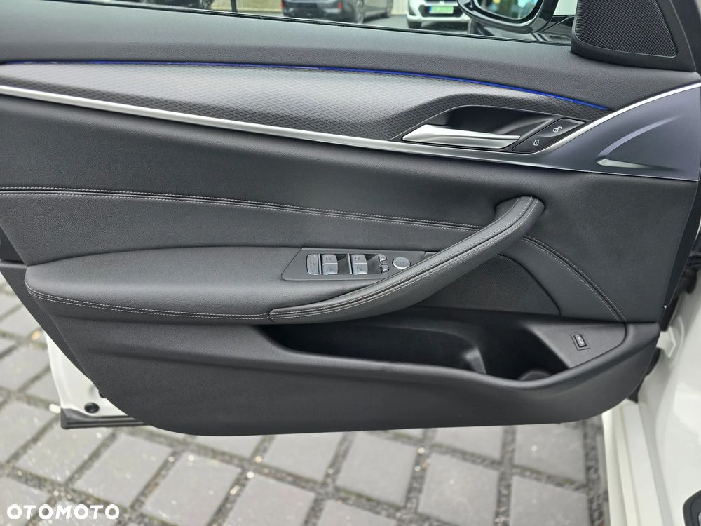 BMW Seria 5 520d xDrive MHEV M Sport sport - 27