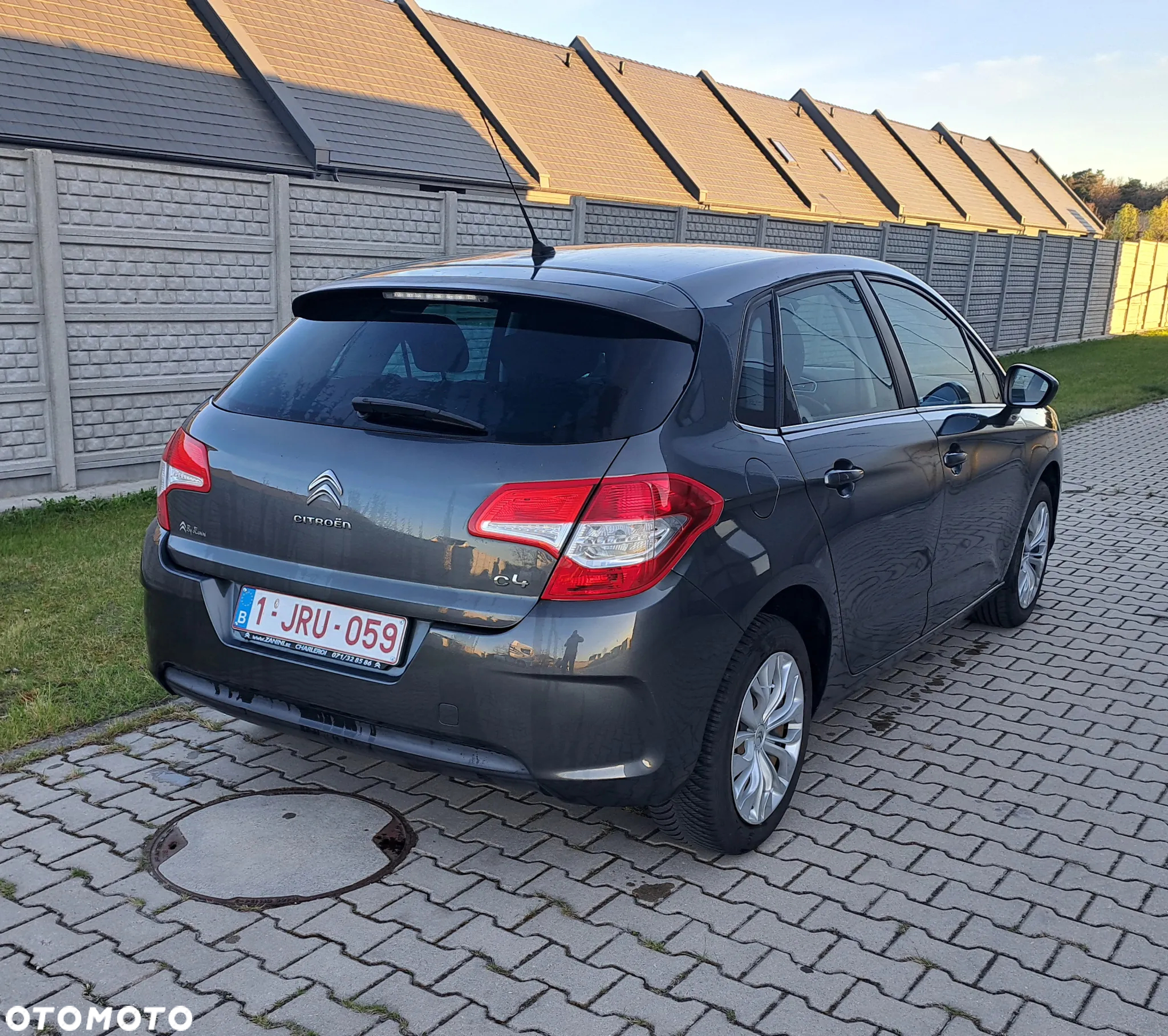 Citroën C4 PureTech 130 Stop&Start SHINE - 2