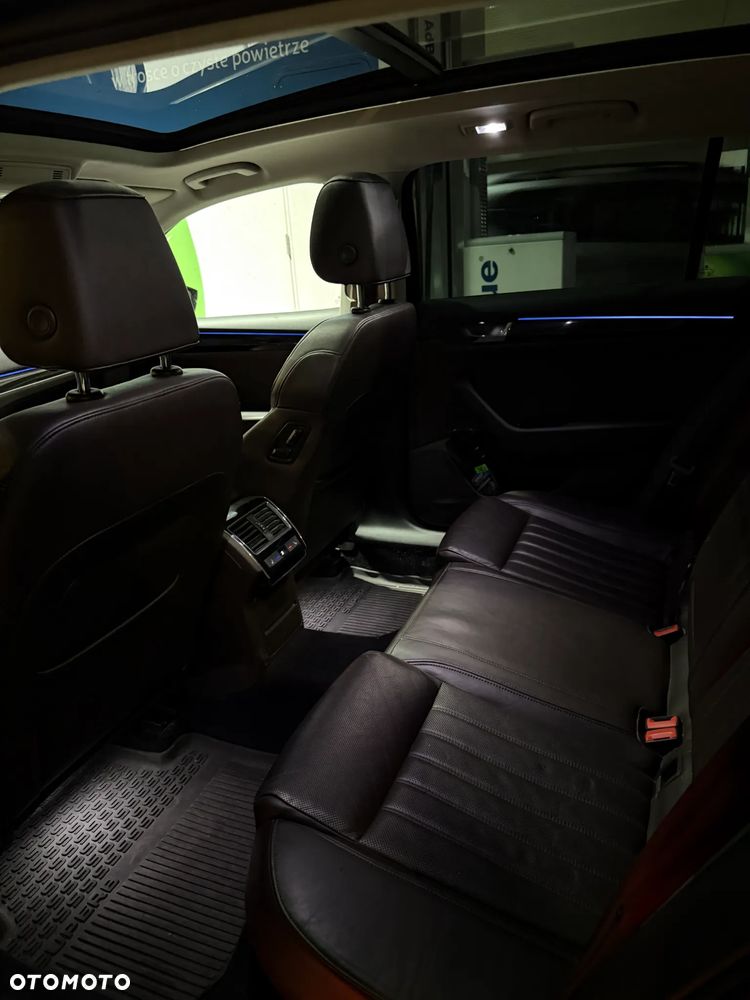 Skoda Superb 2.0 TDI L&K DSG - 20