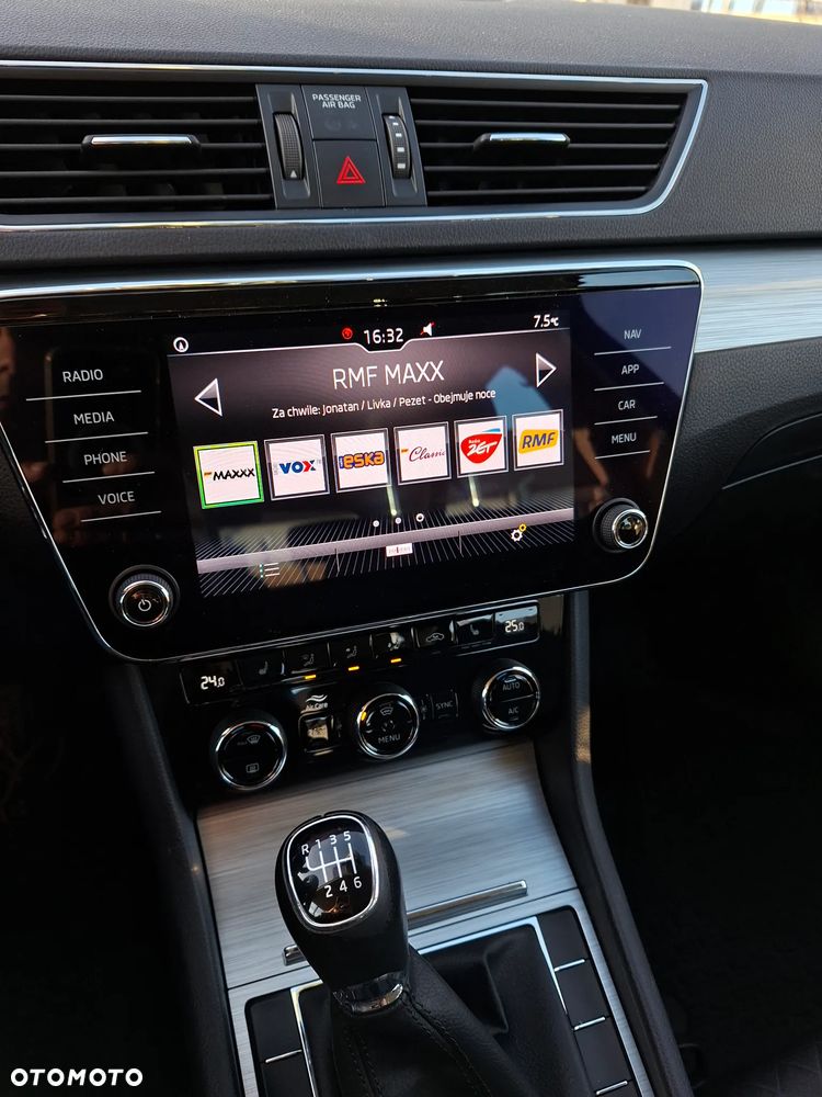 Skoda Superb 1.5 TSI Ambition - 10