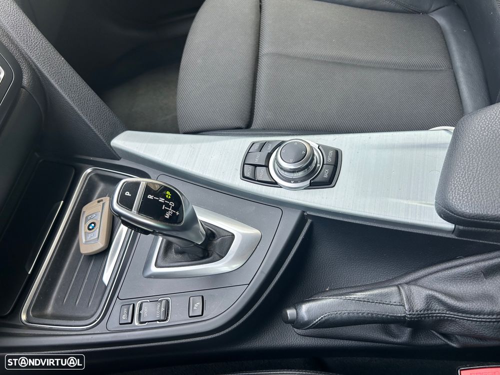BMW 320 Gran Turismo d Auto Line Luxury - 10