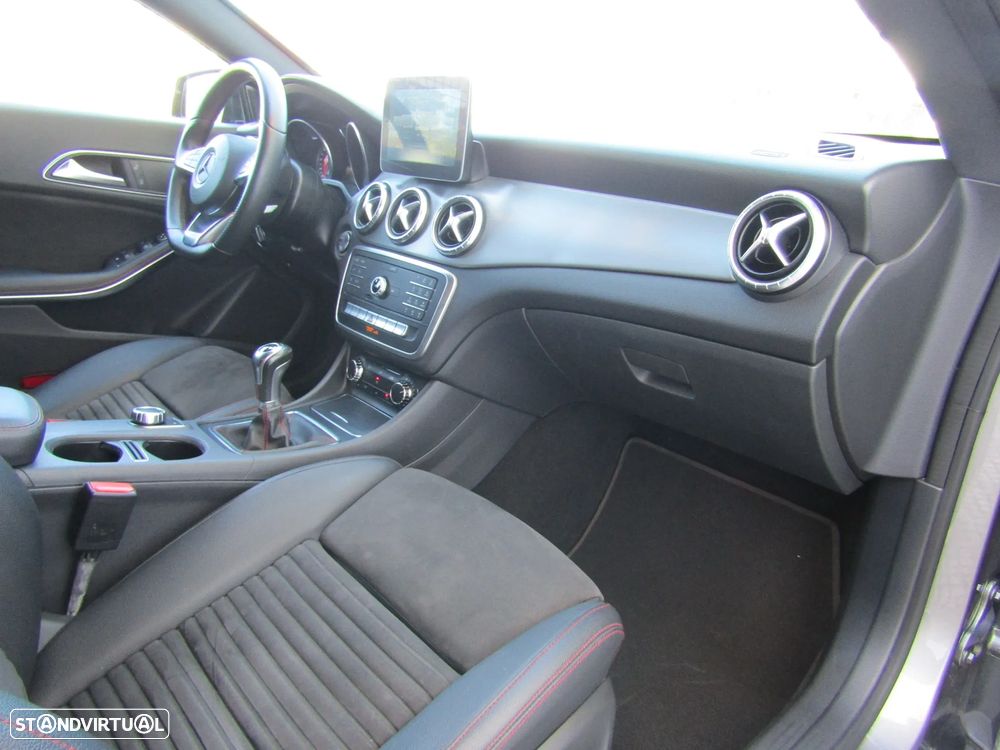 Mercedes-Benz CLA 200 d Shooting Brake AMG Line - 19