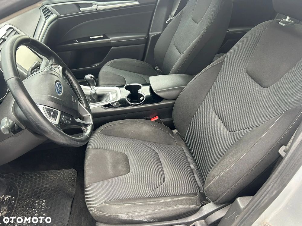 Ford Mondeo - 12