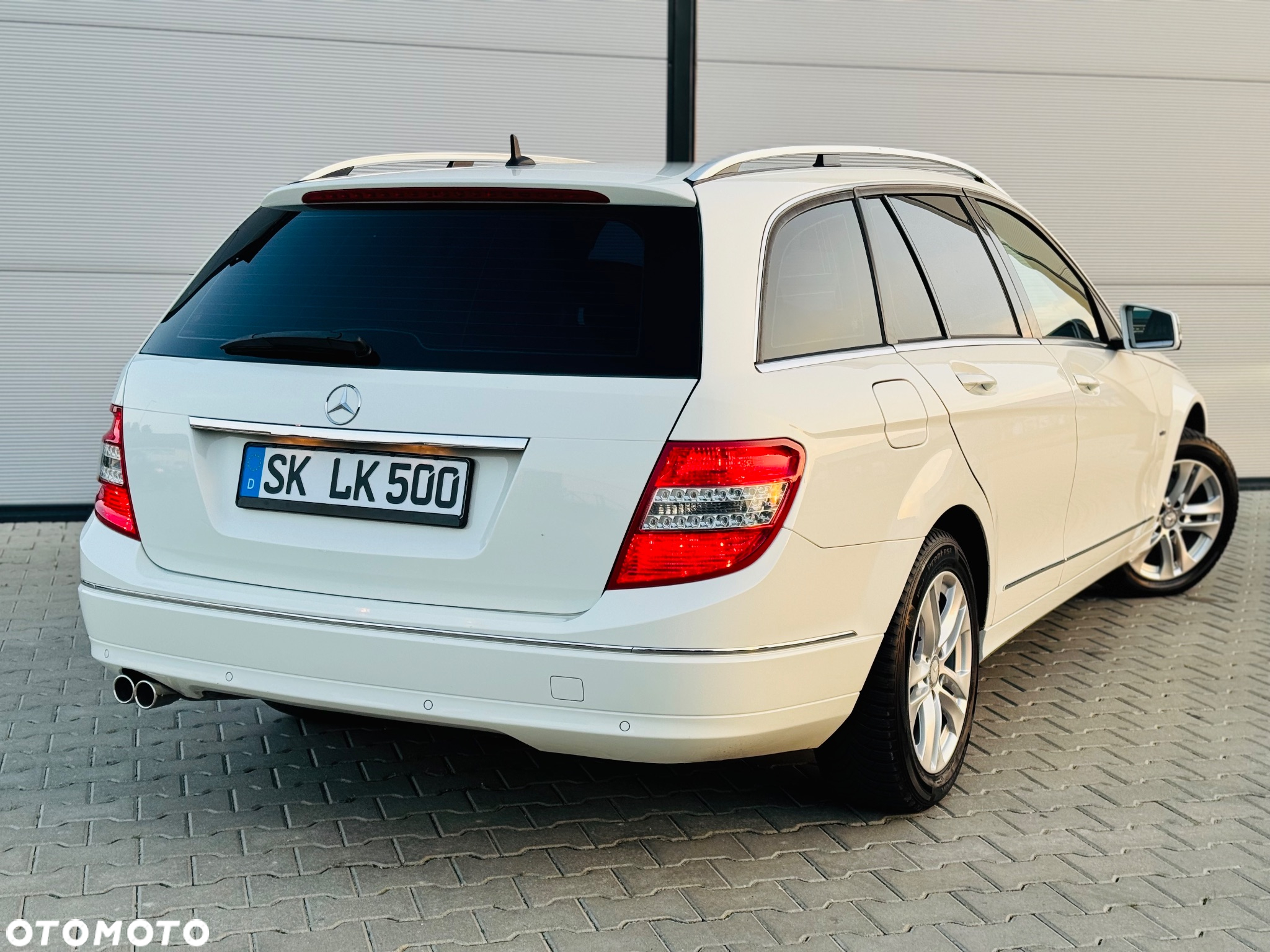 Mercedes-Benz Klasa C 180 T Kompressor Automatik BlueEFFICIENCY Special Edition - 26