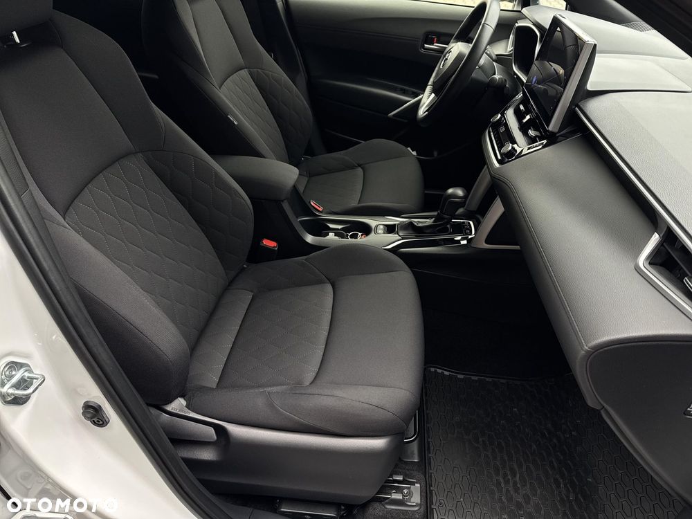 Toyota Corolla Cross - 15