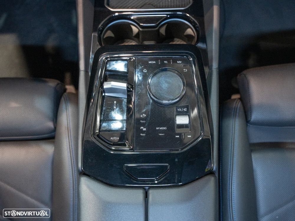 BMW 530 e Pack Desportivo M - 14