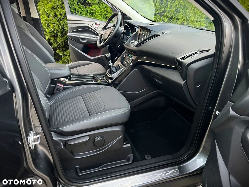 Ford Kuga 1.5 EcoBoost 2x4 Cool & Connect - 23