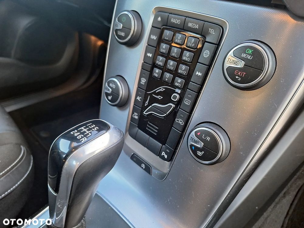 Volvo V40 D2 Kinetic - 25