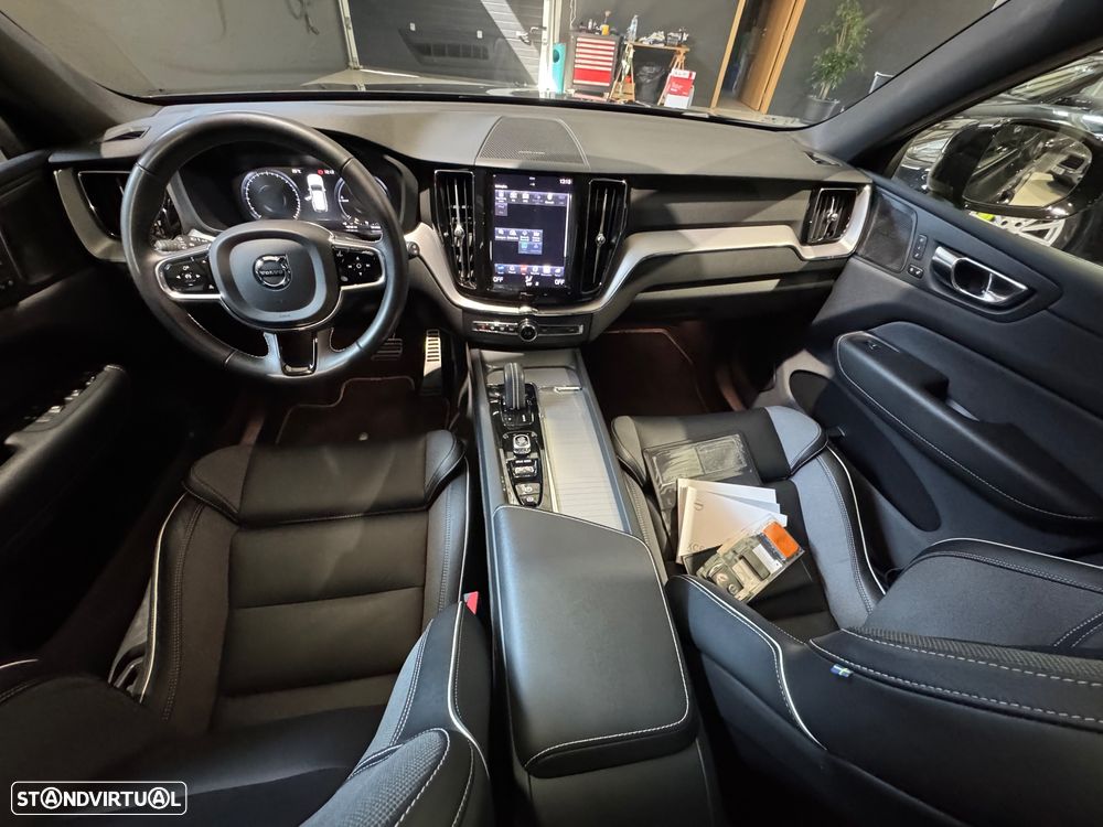 Volvo XC 60 2.0 T6 PHEV R-Design AWD - 45