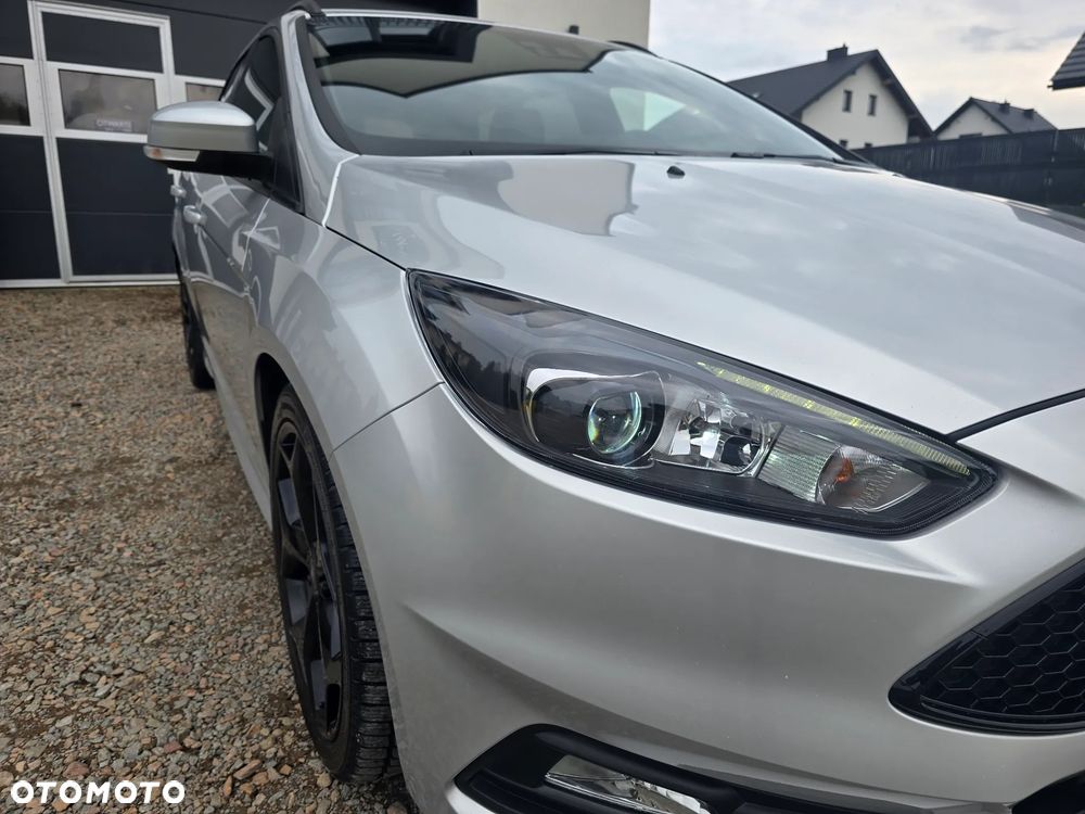 Ford Focus 2.0 EcoBoost ST mit Leder-Exclusiv-Paket - 5