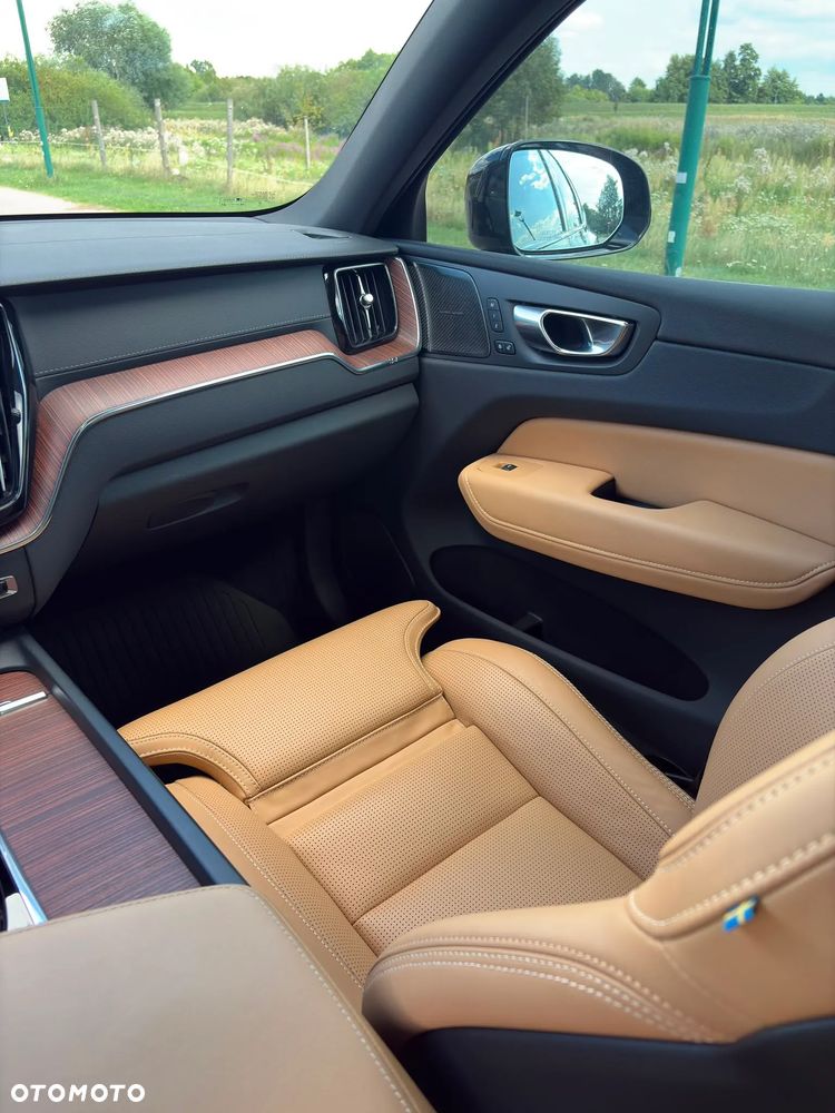 Volvo XC 60 B5 B AWD Ultimate Dark - 38