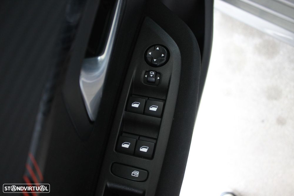 Peugeot 208 1.2 PureTech Active Pack - 12