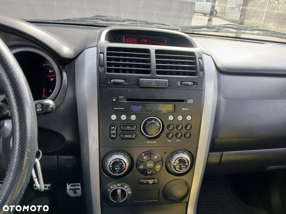 Suzuki Grand Vitara - 11