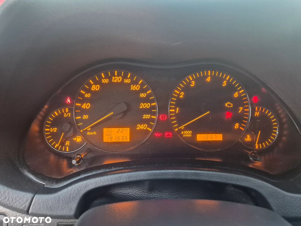 Toyota Avensis 1.8 VVT-i Combi Executive - 18