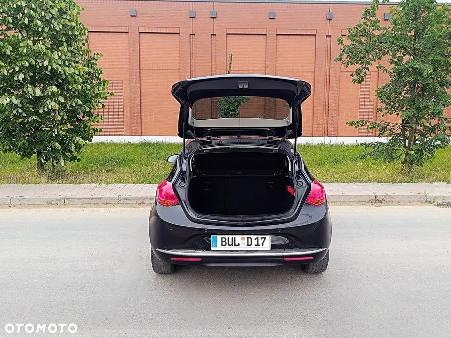Opel Astra 1.4 Turbo 150 Jahre - 8