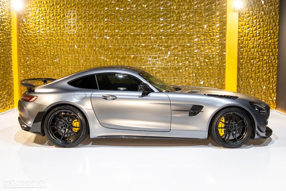 Mercedes-Benz AMG GT R - 10