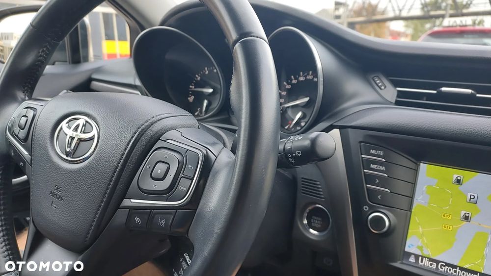 Toyota Avensis 2.0 Prestige MS - 10