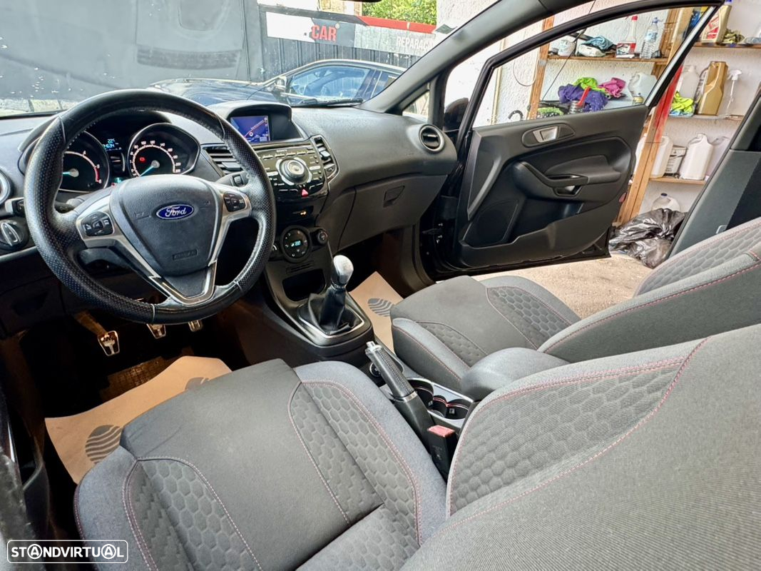 Ford Fiesta 1.5 TDCi STLine - 44