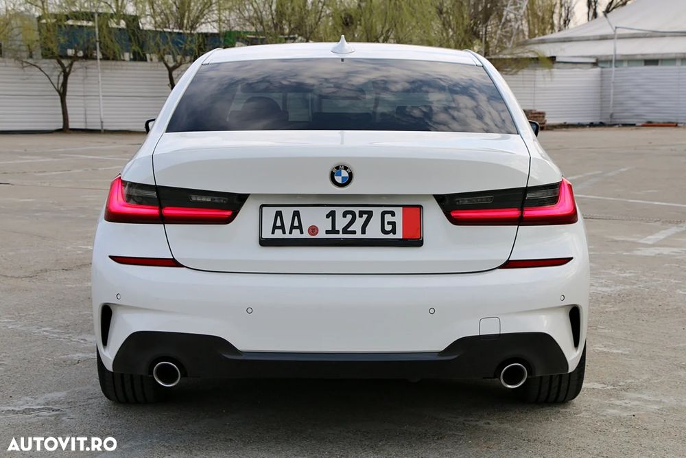 BMW Seria 3 320d Aut. Edition M Sport Shadow - 11