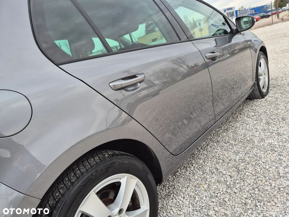 Volkswagen Golf 2.0 TDI DPF DSG MATCH - 20