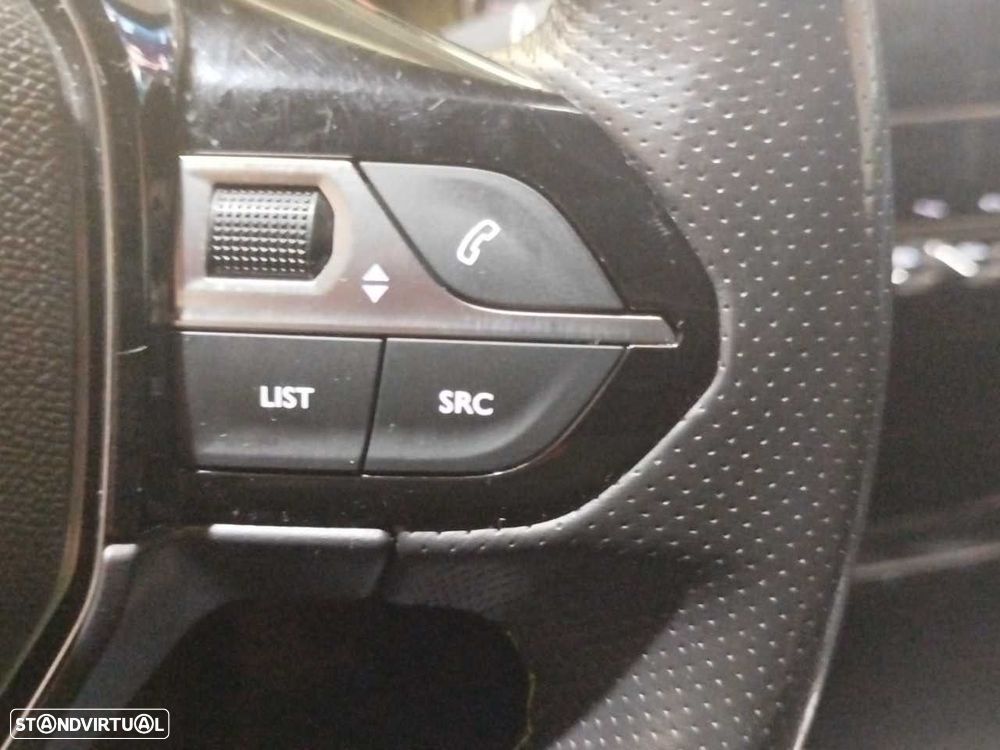 Peugeot 2008 1.2 PureTech GT - 16