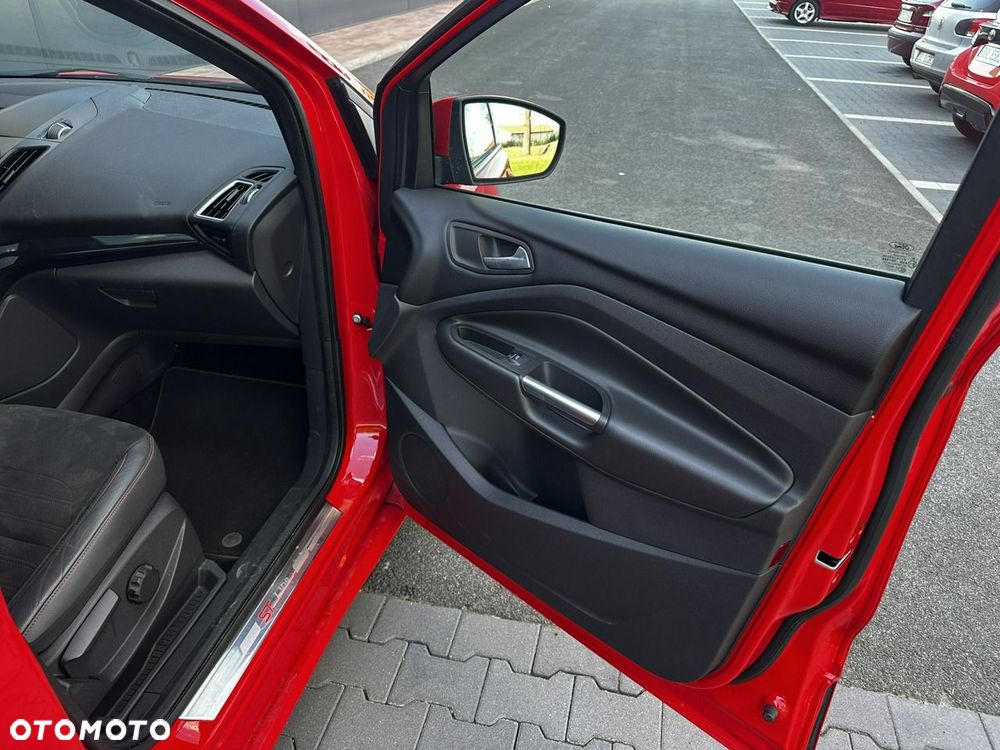 Ford Kuga - 24