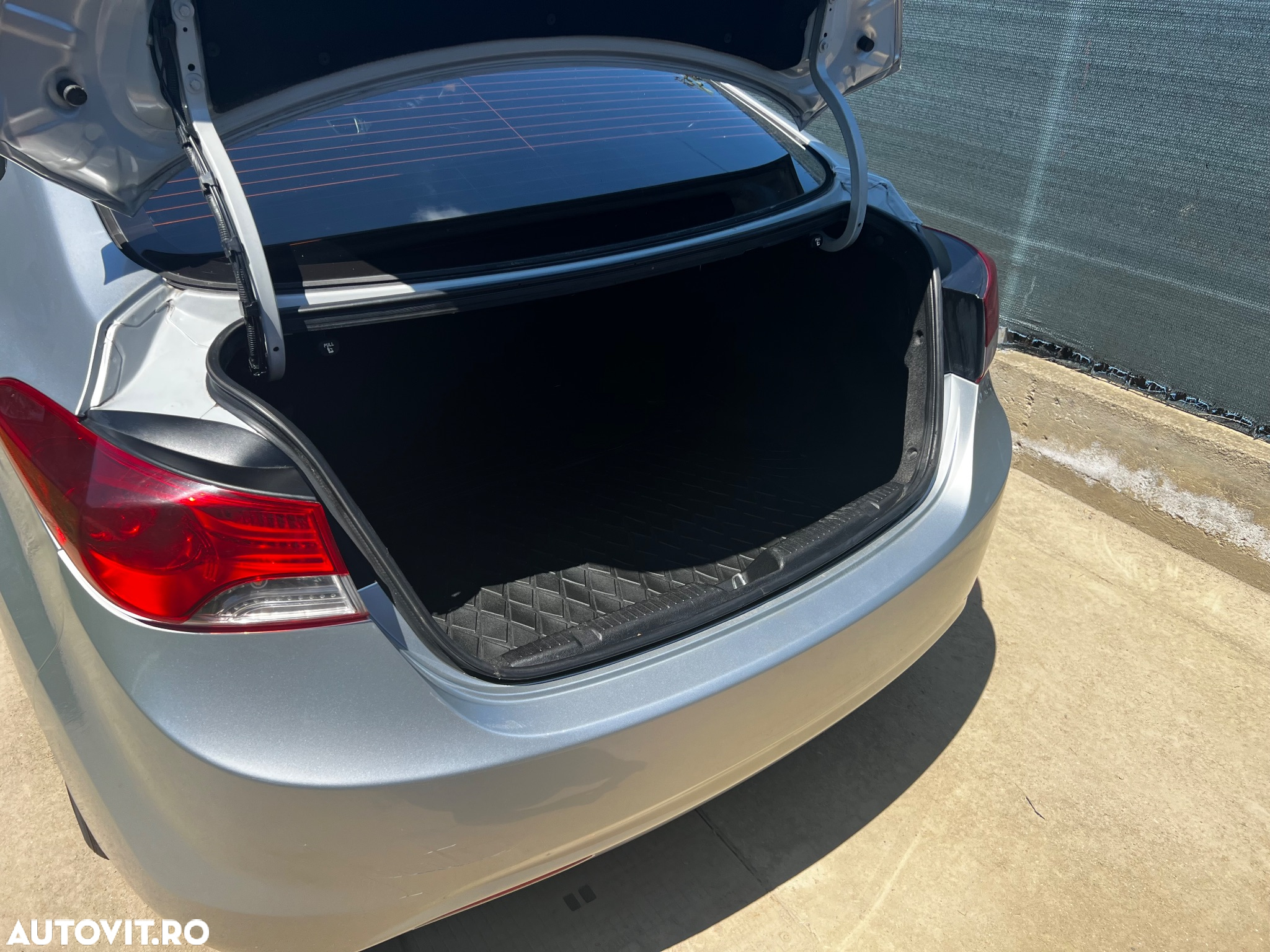 Hyundai Elantra 1.6 MPi Exclusive - 14