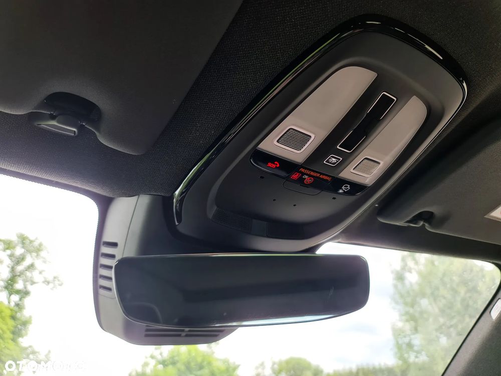 Volvo XC 40 B3 B DKG Ultra Black Edition - 19