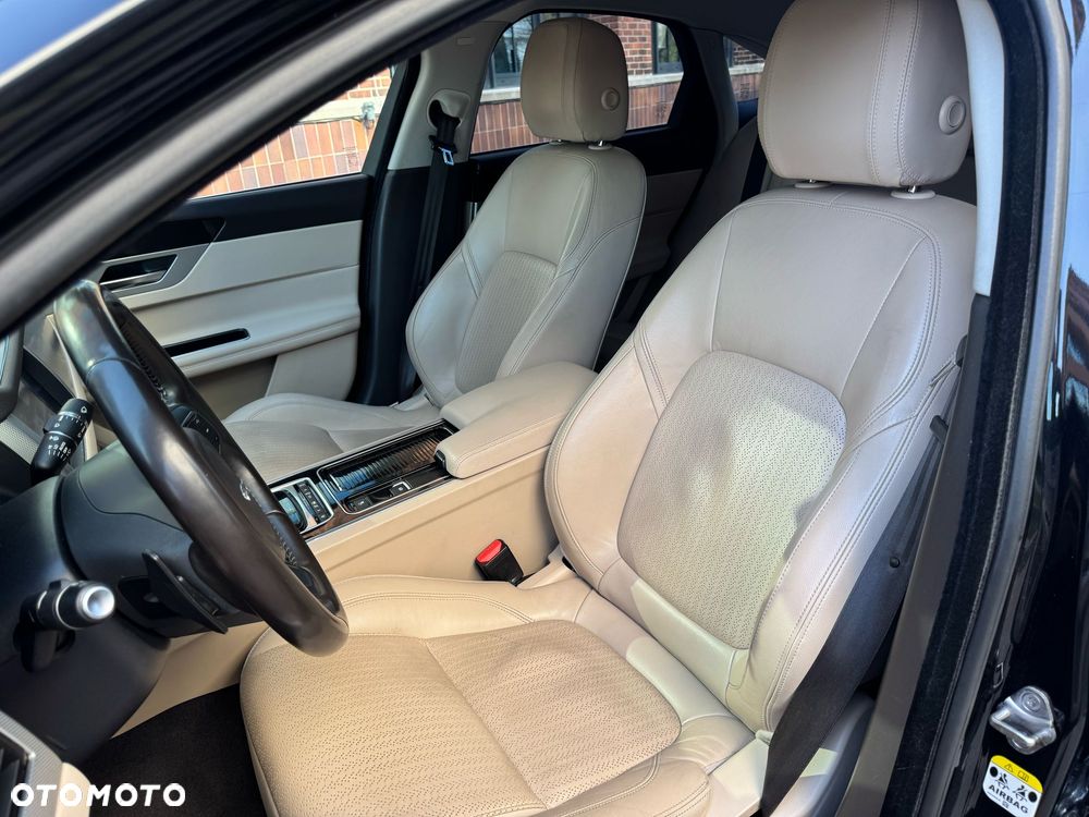Jaguar XF 2.0 i4D R-Sport - 28