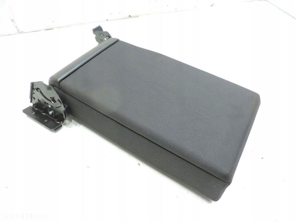 PODŁOKIETNIK KANAPY AUDI A4 B7 - 1