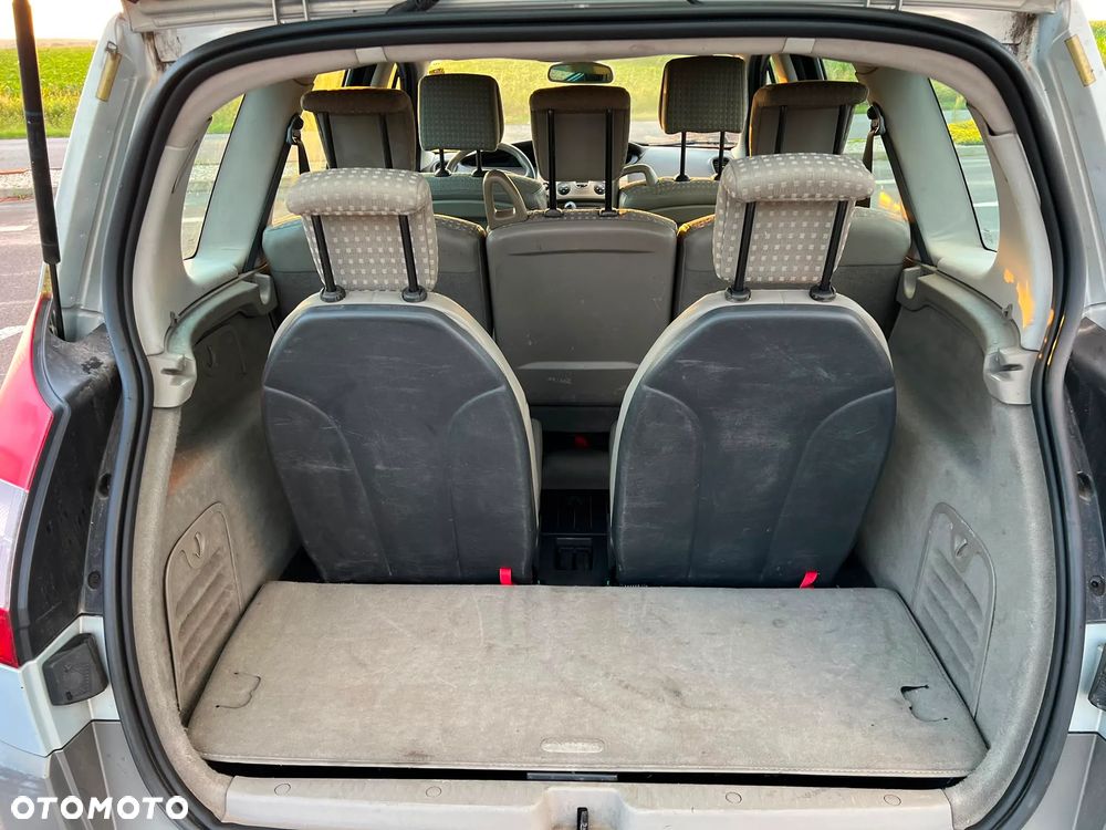 Renault Scenic 1.9 dCi Avantage - 28