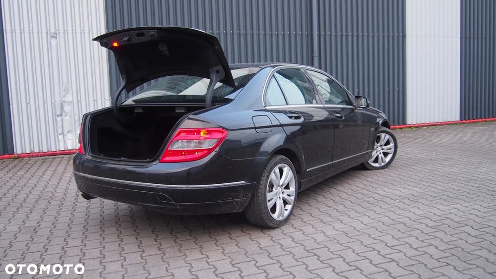 Mercedes-Benz Klasa C 180 Kompressor BlueEFFICIENCY Elegance - 16