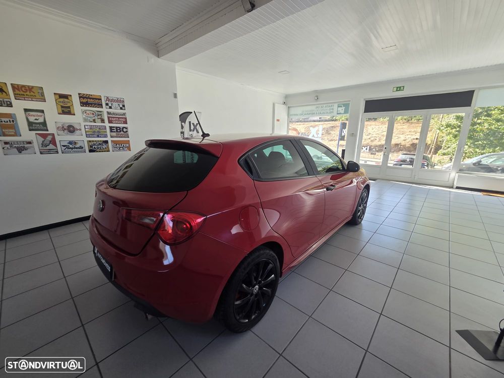 Alfa Romeo Giulietta 2.0 JTDM Distinctive - 6