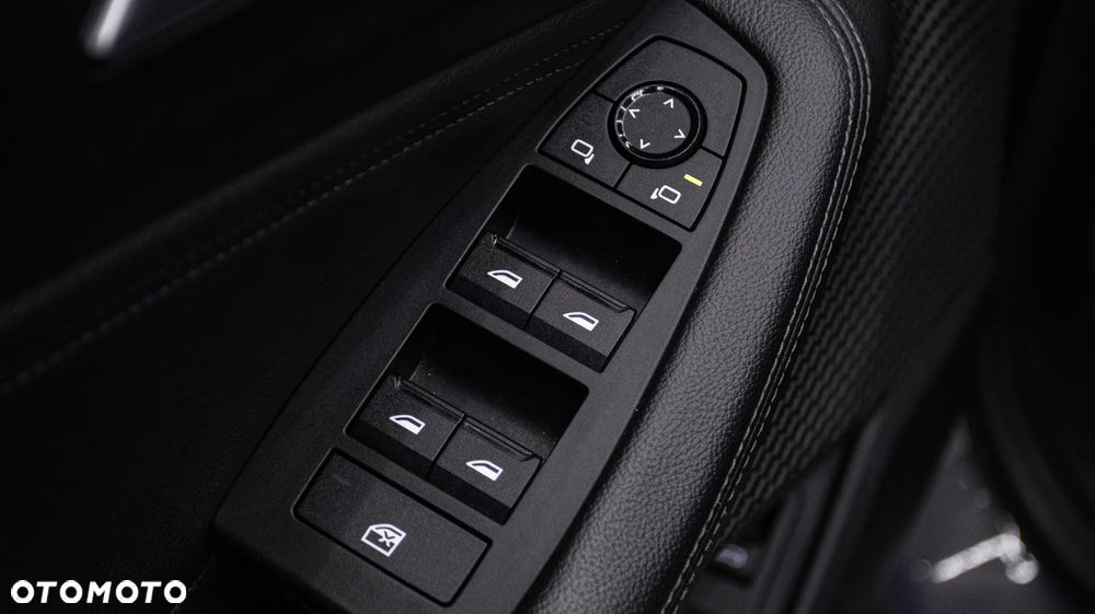 BMW Seria 2 218i - 30