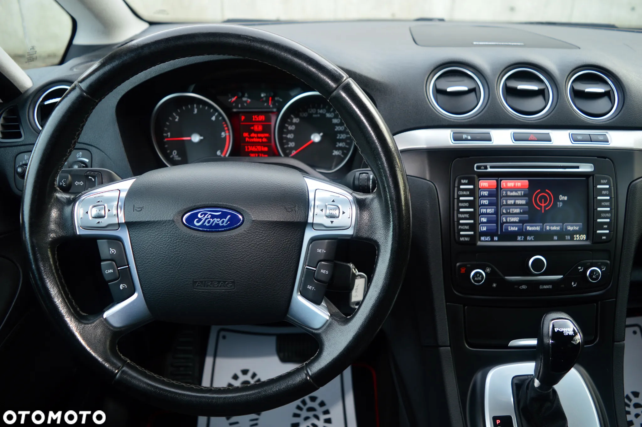 Ford S-Max - 17