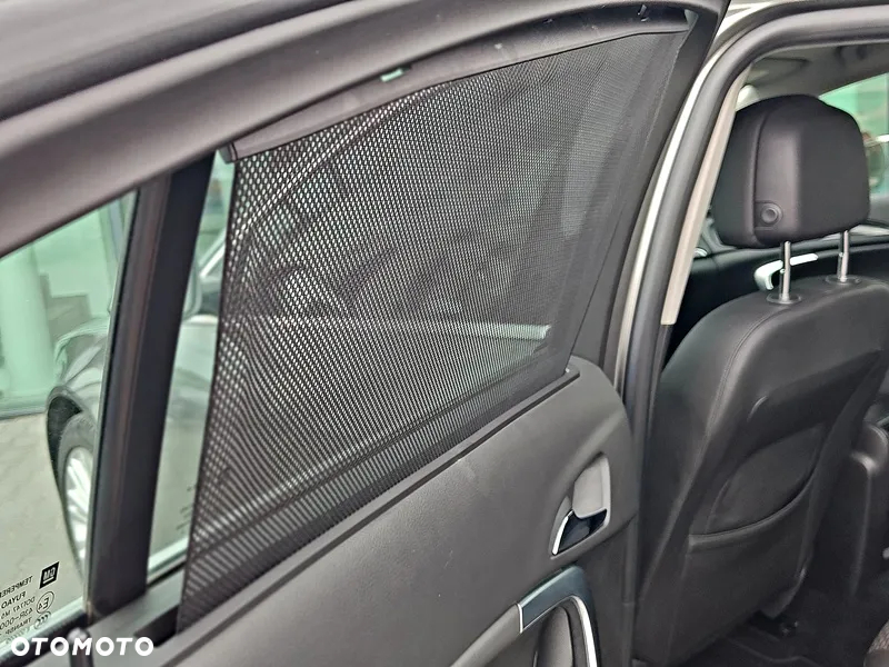 Opel Insignia - 36