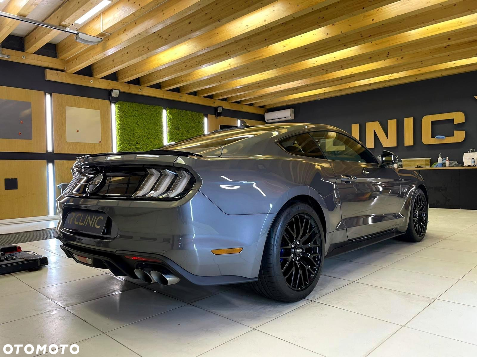 Ford Mustang 5.0 V8 GT - 6