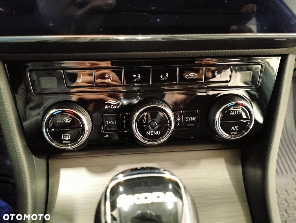 Skoda Superb 2.0 TDI SCR 4x4 Style DSG - 36